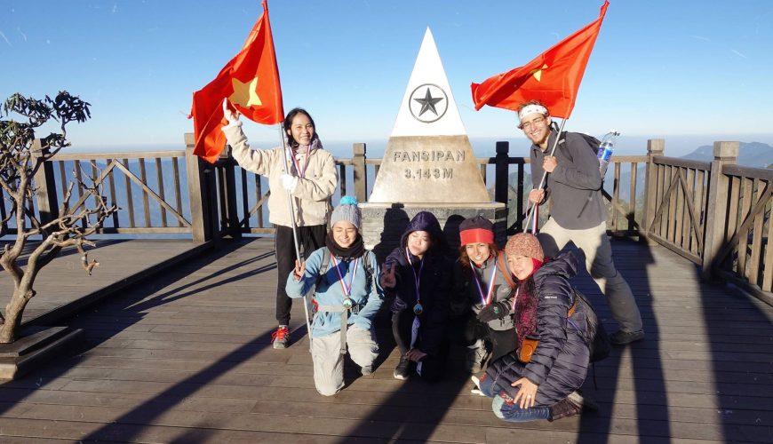 Trekking Fansipan: Hành Trình Đỉnh Cao Của Những Tín Đồ Mạo Hiểm