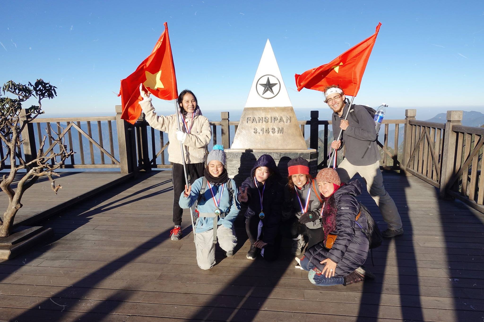 Trekking Fansipan: Hành Trình Đỉnh Cao Của Những Tín Đồ Mạo Hiểm