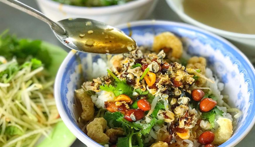 Khám Phá Ẩm Thực Huế Trong Ngày: Hành Trình Về Vùng Đất Cố Đô