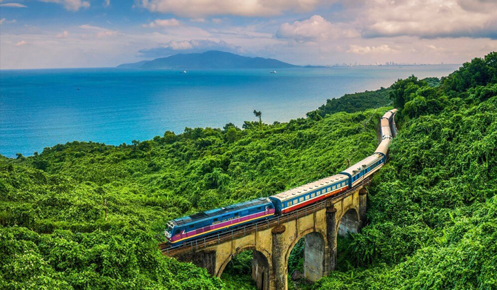 Kinh Nghiệm Du Lịch Đà Nẵng Bằng Tàu Hỏa: Hành Trình Khám Phá Thiên Nhiên Miền Trung