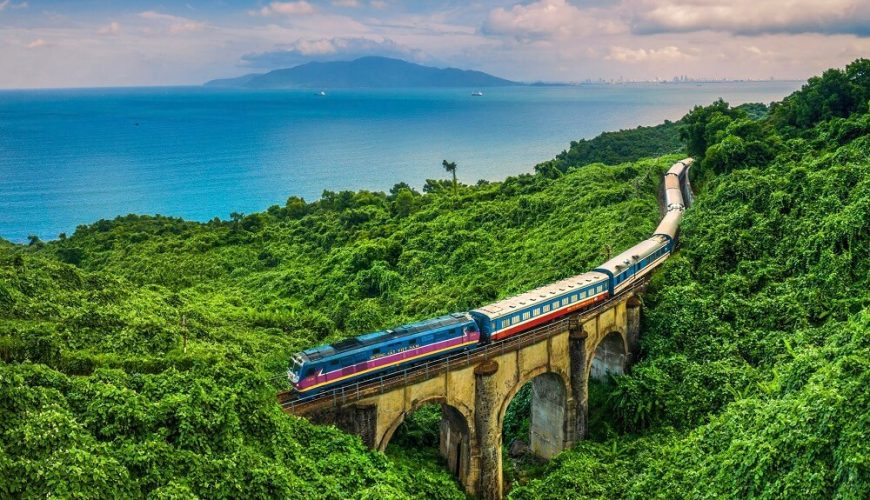 Khám phá chuyến tàu di sản Huế – Đà Nẵng: Tuyến đường sắt ven biển đẹp nhất Việt Nam