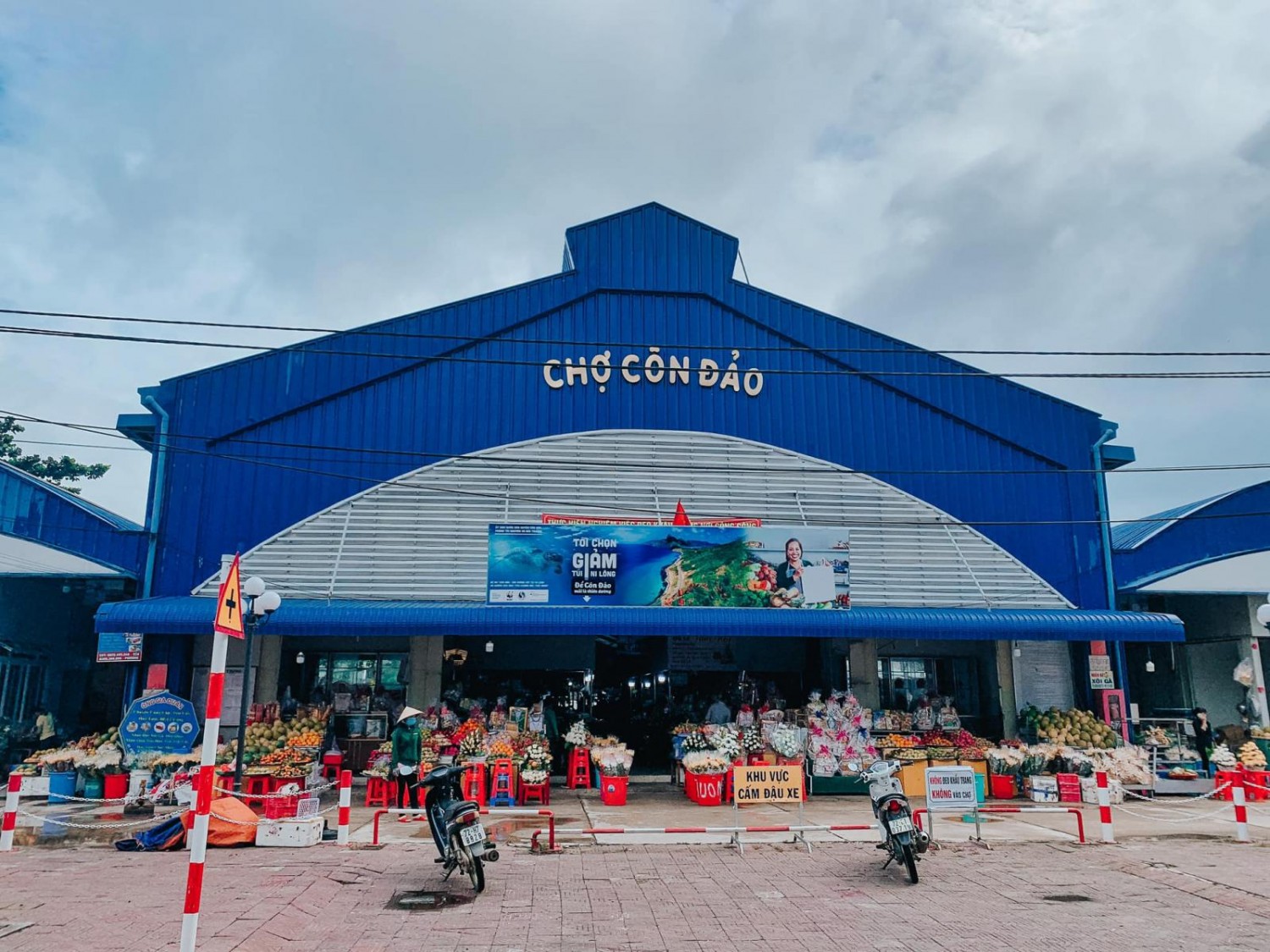 Chợ Côn Đảo - Nơi bạn có thể tìm mua vô vàn đặc sản Côn Đảo