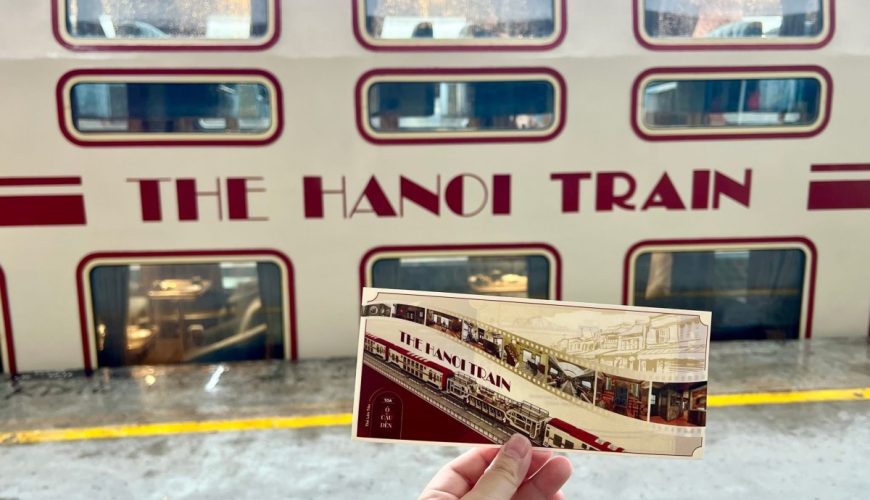 Cận cảnh logo đoàn tàu Hà Nội 5 cửa ô.