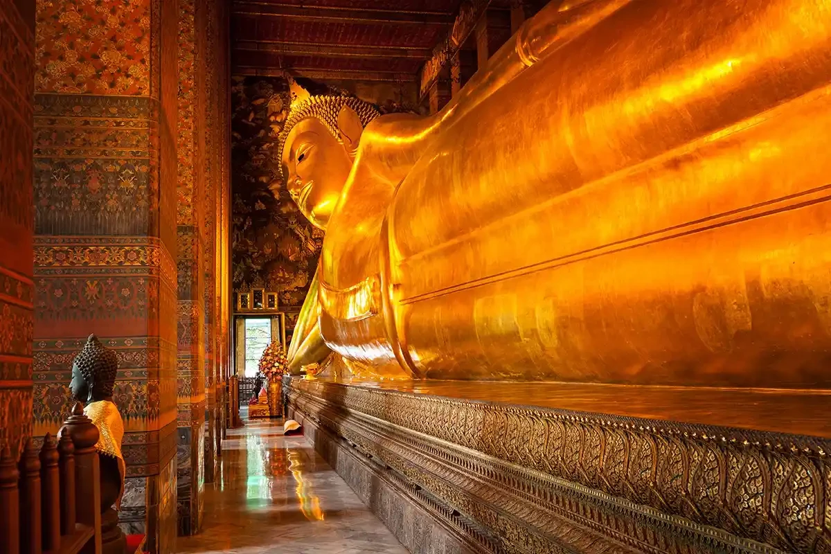 Tượng Phật Nằm mạ vàng khổng lồ tại Chùa Wat Pho, Bangkok