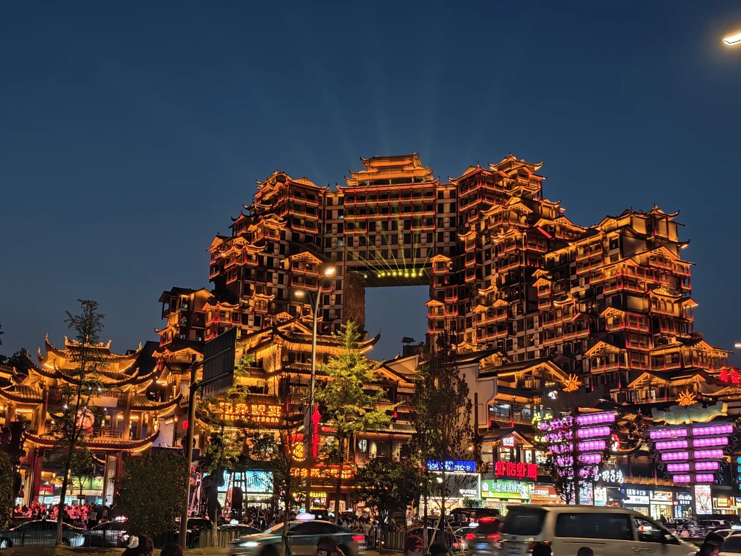 72 kỳ lầu
