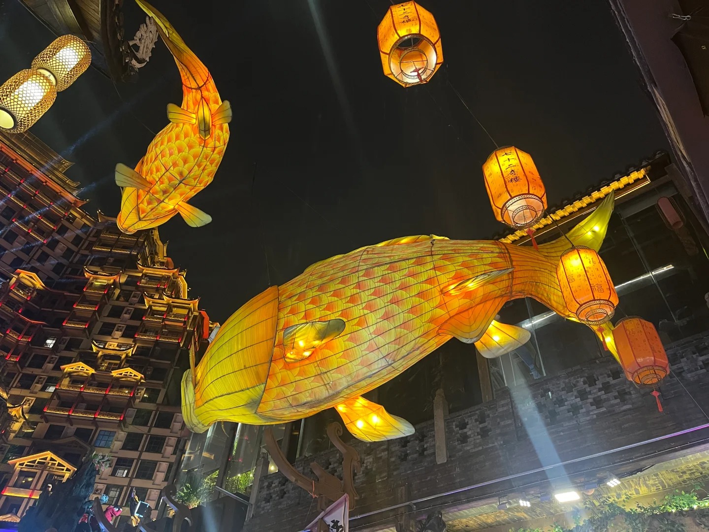 72 kỳ lầu