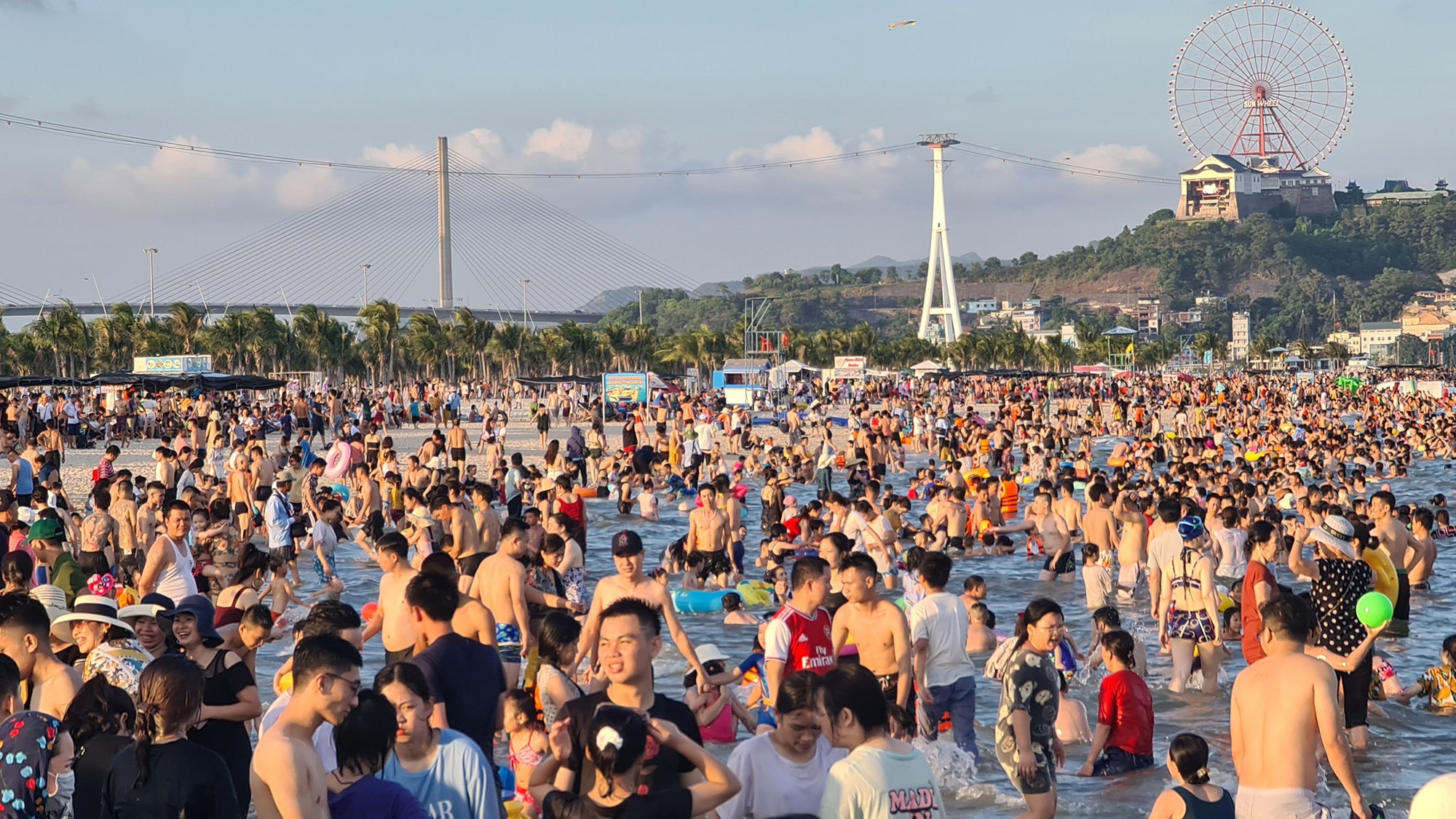 VỊNH HẠ LONG VIỆT NAM